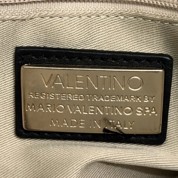 Mario Valentino Black Leather Shoulder Bag with Gold Chain - Picture 13 of 15